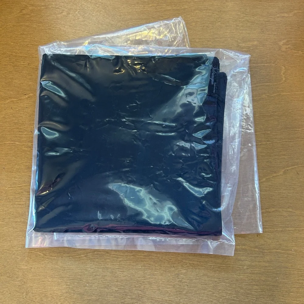 NWOT Silky Square for Display or Acrylic/Plastic Shoe Boxes - Black